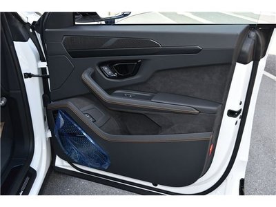 صورة مصغرة 39 لـ 2026 Lamborghini URUS
