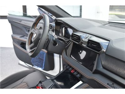 صورة مصغرة 35 لـ 2026 Lamborghini URUS