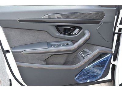 صورة مصغرة 30 لـ 2026 Lamborghini URUS
