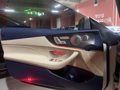 MERCEDES-BENZ E-CLASS - 6