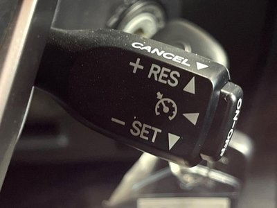 TOYOTA LAND CRUISER 70 - 5