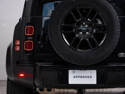 LAND ROVER DEFENDER - 9
