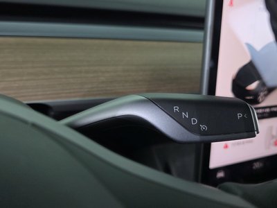 2022 Tesla MODEL Y — миниатюра 12