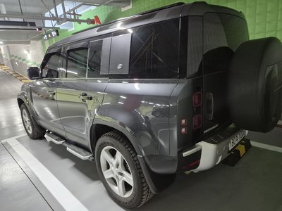 LAND ROVER DEFENDER - 3