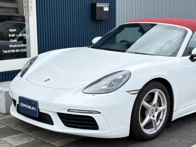 PORSCHE 718 - 8