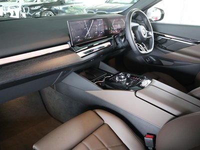 BMW 5 SERIES TOURING - 4