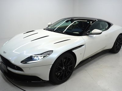ASTON MARTIN DB11 - 10