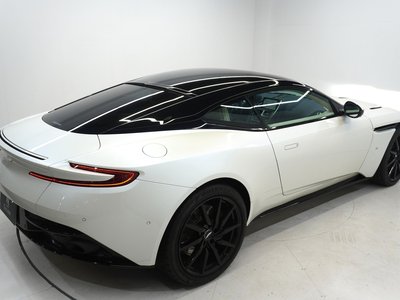 ASTON MARTIN DB11 - 9