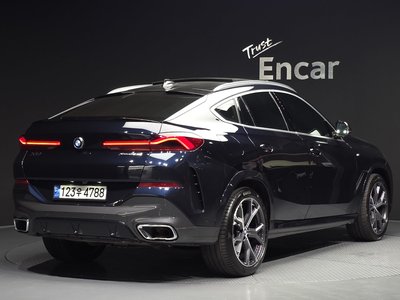 2021 BMW X6 photo 3