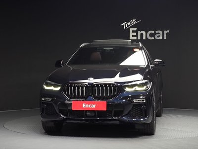 2021 BMW X6 photo 2