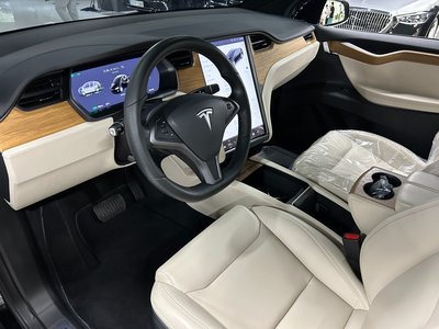 TESLA MODEL X - 6