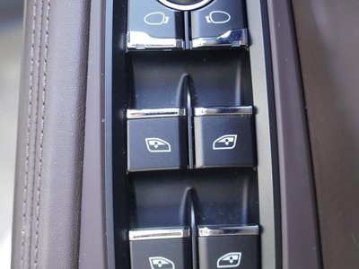 2020 Porsche MACAN 缩略图 18