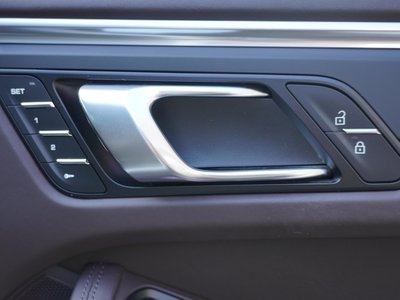 2020 Porsche MACAN 缩略图 17