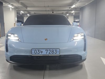 PORSCHE TAYCAN - 2