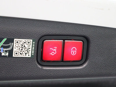 MERCEDES-BENZ E-CLASS - 7