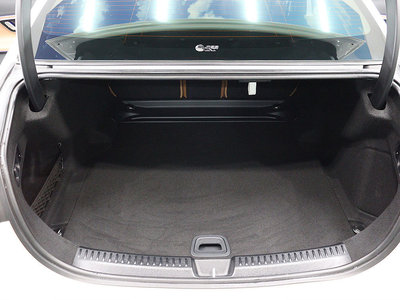 MERCEDES-BENZ E-CLASS - 6