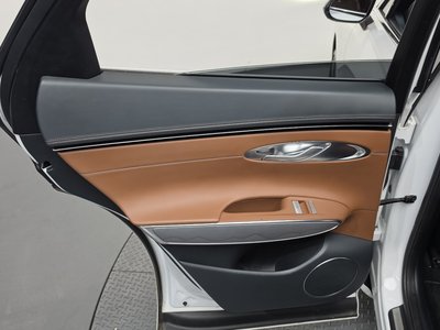 2021 Genesis GV70 thumbnail 15