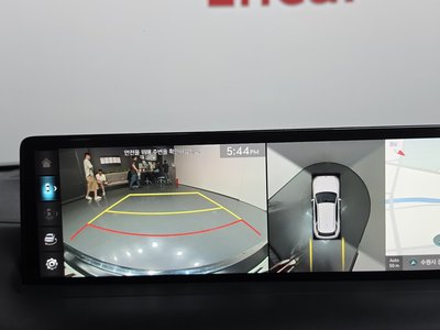 2021 Genesis GV70 thumbnail 21