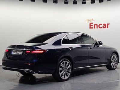 MERCEDES-BENZ E-CLASS - 3