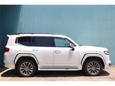 TOYOTA LAND CRUISER 300 - 4