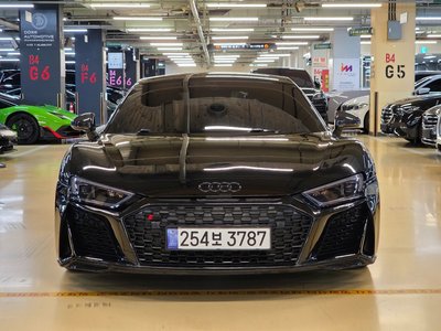 AUDI R8 - 1