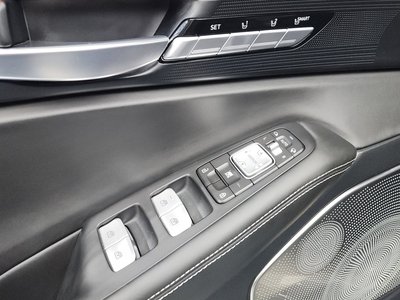صورة مصغرة 38 لـ 2020 Genesis G90