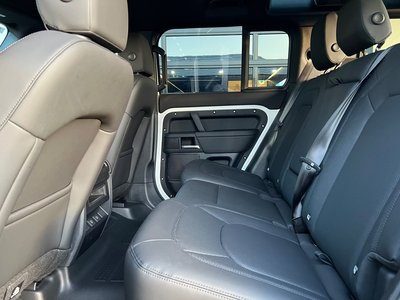 LAND ROVER DEFENDER - 9