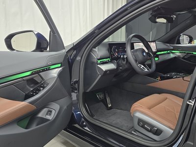 صورة مصغرة 13 لـ 2025 BMW 5 SERIES