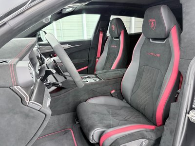 LAMBORGHINI URUS - 6