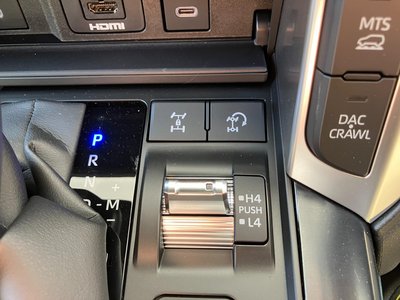2025 Toyota LAND CRUISER 300 缩略图 32