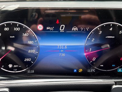 MERCEDES-BENZ GLB - 8