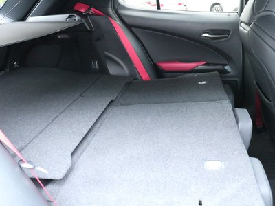 صورة مصغرة 38 لـ 2023 Lexus UX