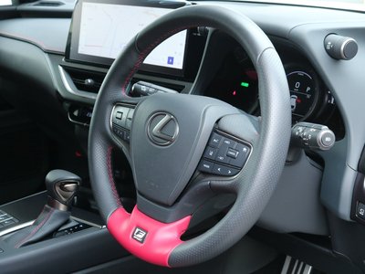 صورة مصغرة 36 لـ 2023 Lexus UX