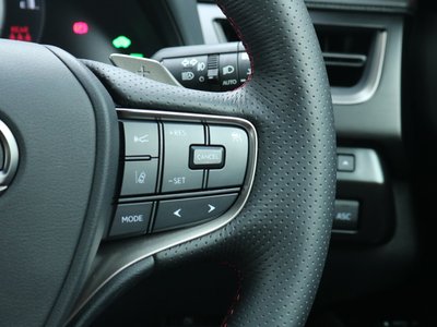 صورة مصغرة 46 لـ 2023 Lexus UX