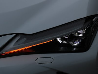 صورة مصغرة 19 لـ 2023 Lexus UX