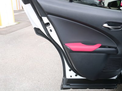 صورة مصغرة 32 لـ 2023 Lexus UX