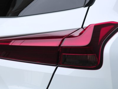 صورة مصغرة 35 لـ 2023 Lexus UX