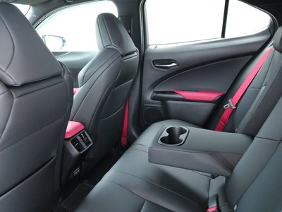 صورة مصغرة 41 لـ 2023 Lexus UX