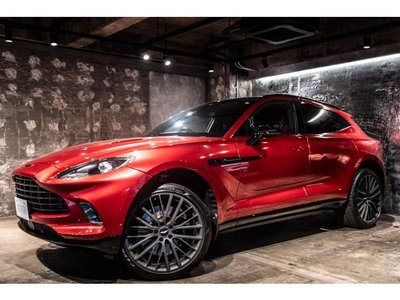 ASTON MARTIN DBX - 6