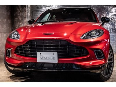 ASTON MARTIN DBX - 4