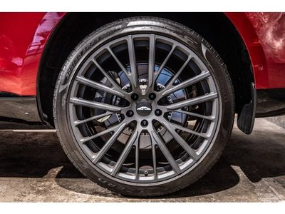 ASTON MARTIN DBX - 9