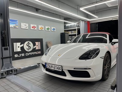 PORSCHE 718 BOXSTER