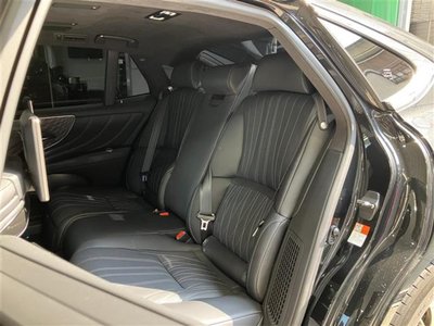 2023 Lexus LS — миниатюра 32