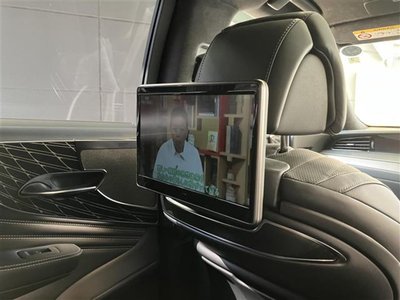2023 Lexus LS — миниатюра 9
