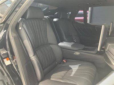 2023 Lexus LS — миниатюра 20