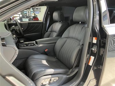 2023 Lexus LS — миниатюра 22