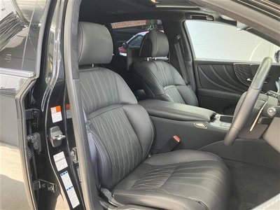 2023 Lexus LS — миниатюра 18
