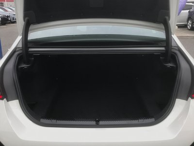 2025 BMW 5 SERIES 缩略图 17