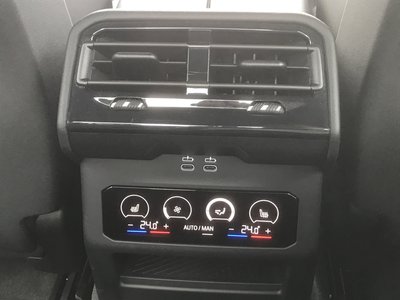 2025 BMW 5 SERIES 缩略图 66