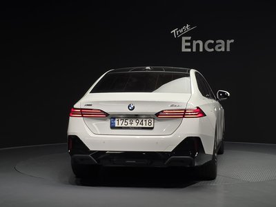 BMW 5 SERIES - 4